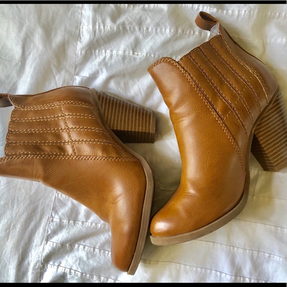 Francesca’s Bootoes